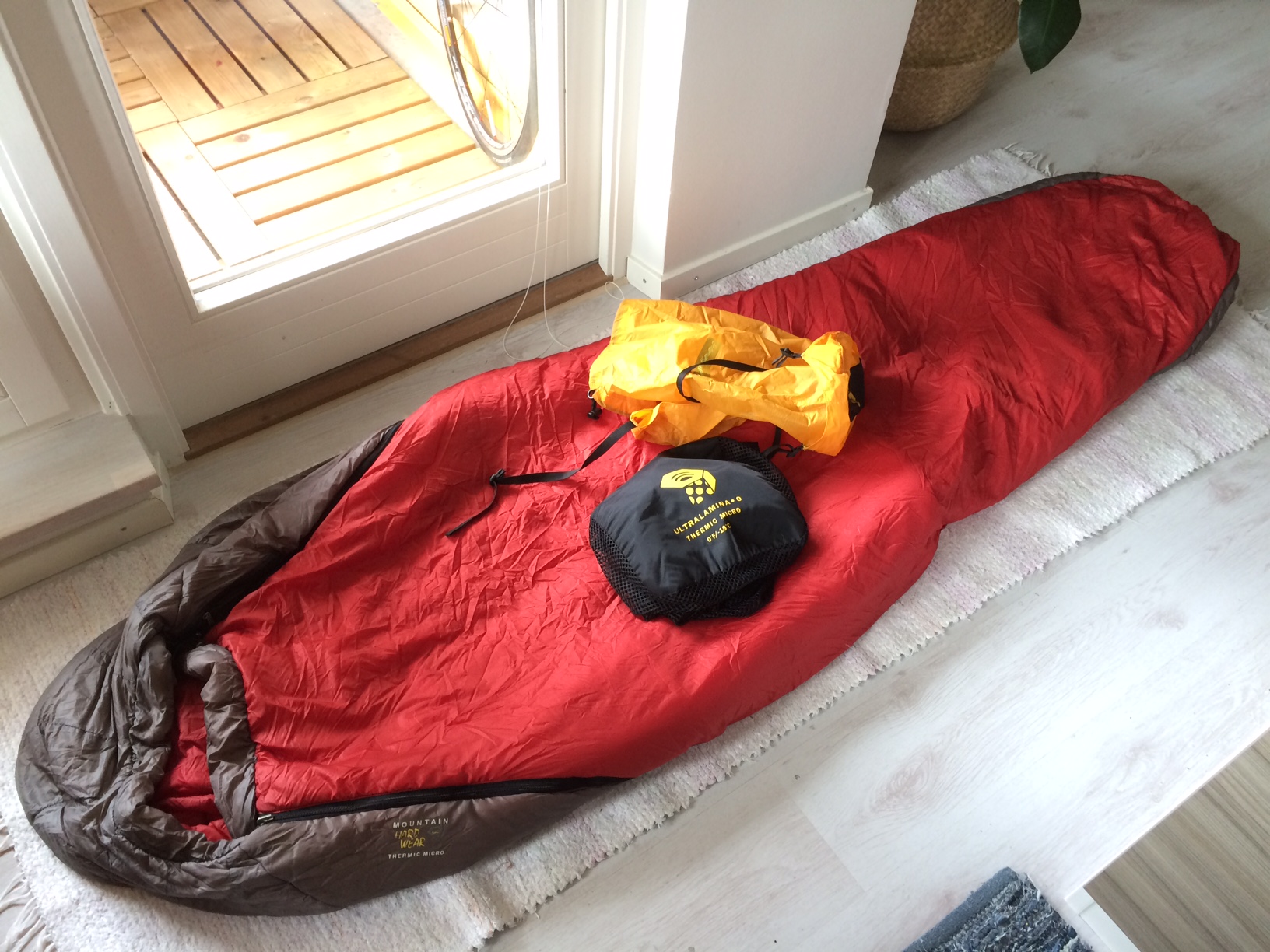 Makuupussi Mountain Hardware Ultralamina 18 Relaa com Makuupussi Mountain Hardware Ultralamina 18 Relaa com